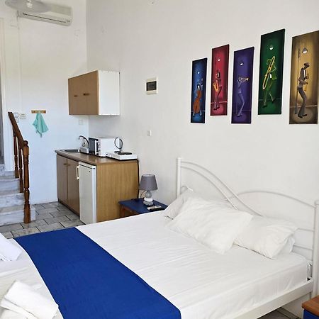 Villa Dolphin Азолимнос Екстериор снимка