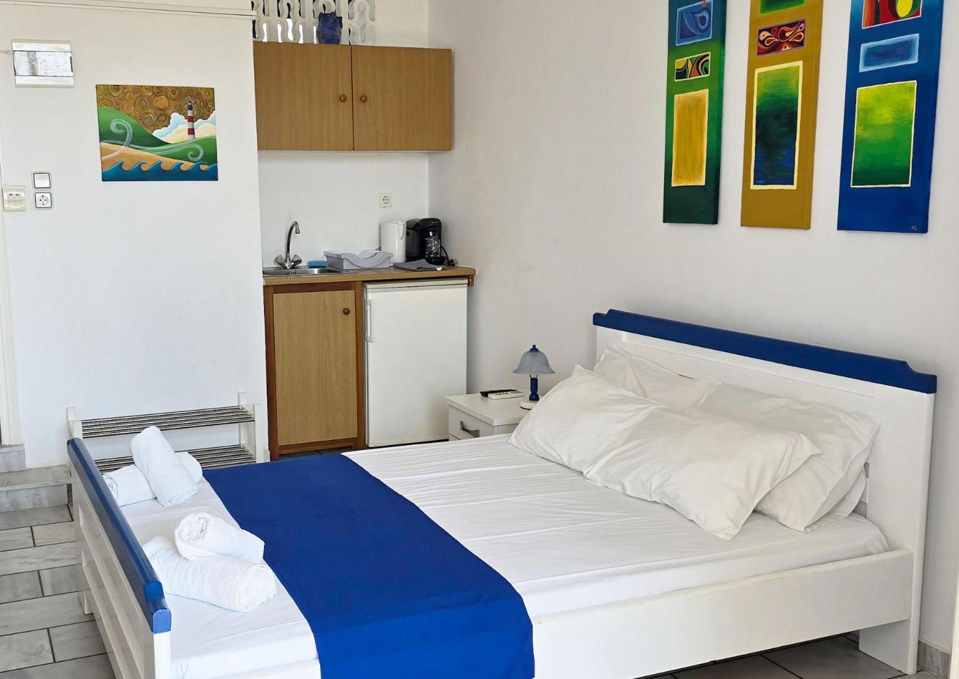 Villa Dolphin Азолимнос Екстериор снимка