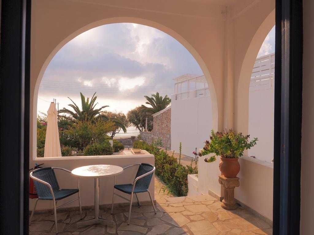 Villa Dolphin Азолимнос Екстериор снимка